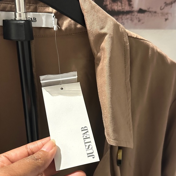 BNWT JustFab Brown Trench Coat 🧥 - Picture 3 of 9